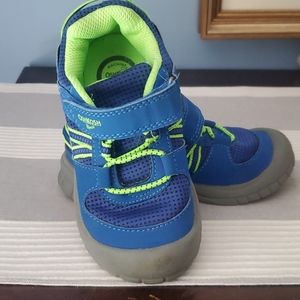 Boys toddler size 9 shoes